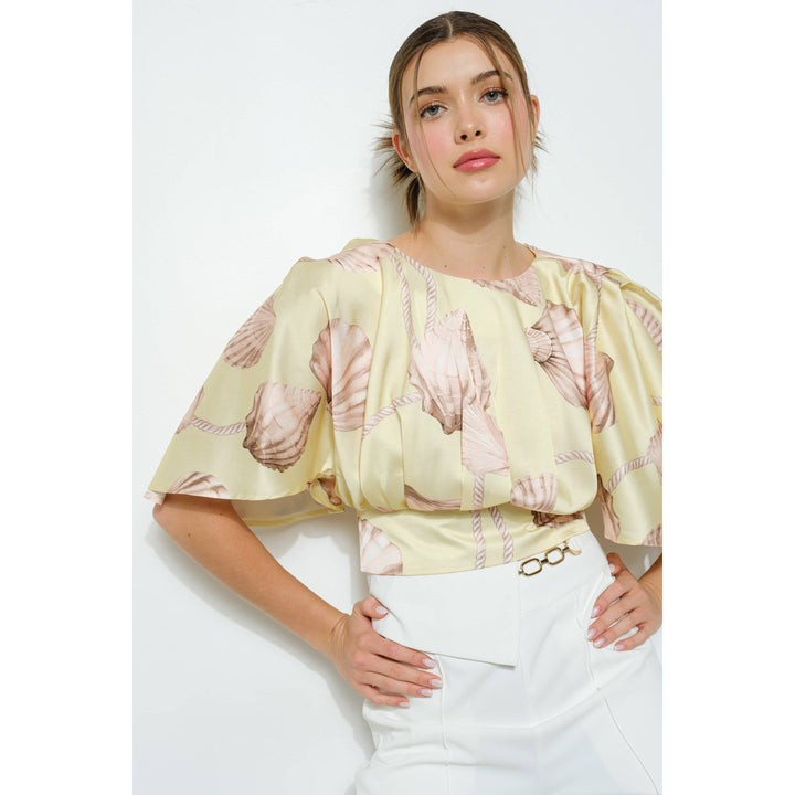 Satin Shell Print Top with Flutter Kimono Sleeves: LIGHT MINT / L