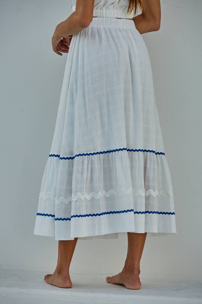 L8117 | Woven Cotton Flare Midi Skirt: Off White / M