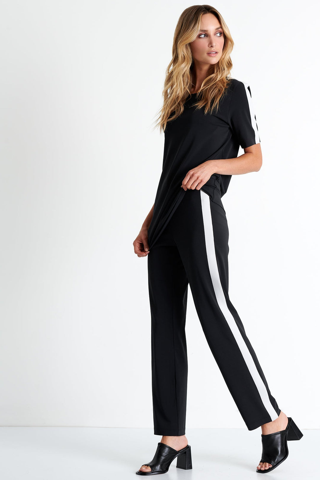 Comfortable Jersey Pants 2 / 800 Caviar / 90% POLYAMIDE 10% ELASTANE