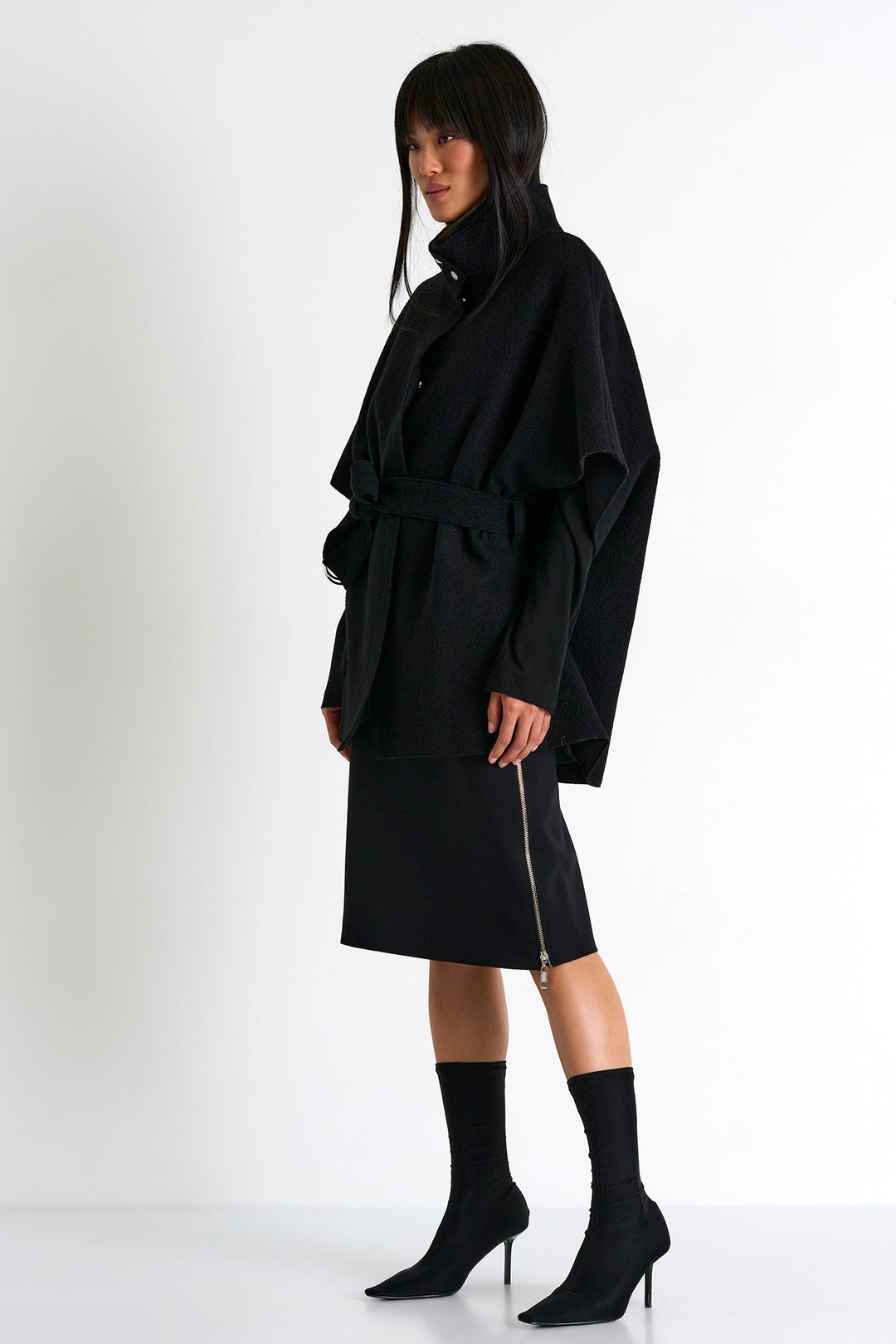 Cape-Style Wool Coat - 52376-73-800 02 / 800 Caviar / 100% WOOL