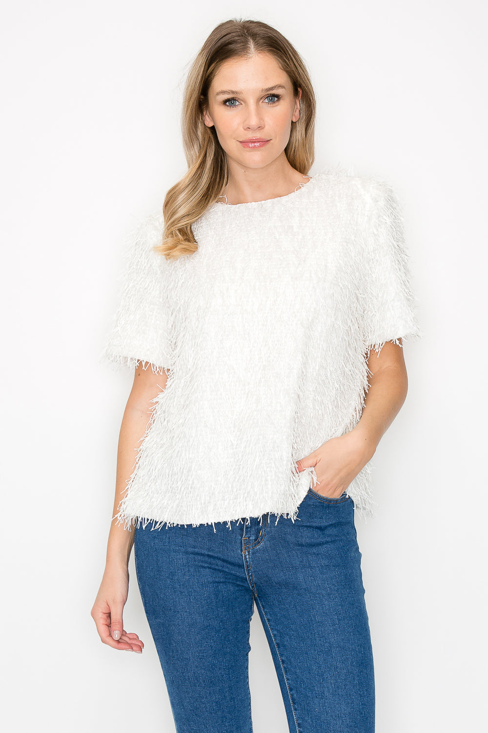 Winnae Sparkling Feathered Eyelash Top