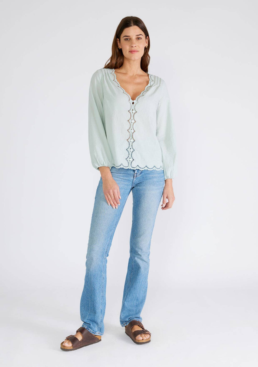 SCALLOP EDGE BUTTON DOWN TOP