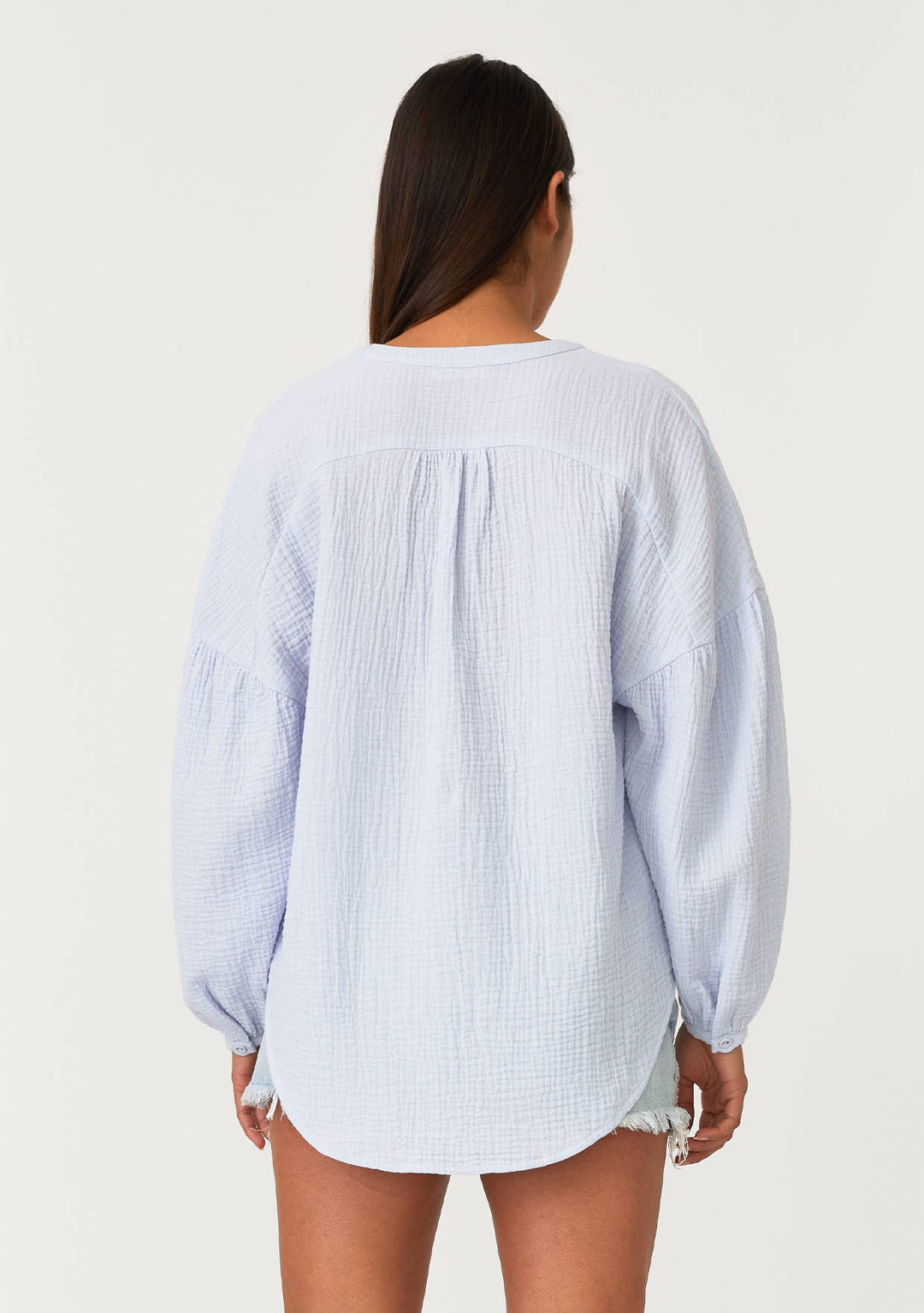 HIGH-LOW LONG SLEEVE BUTTON DOWN