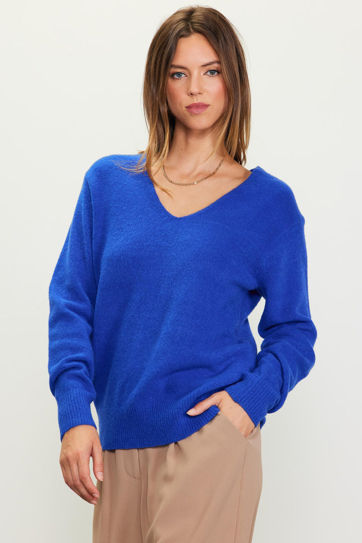 LONG SLEEVE V-NECK SWEATER