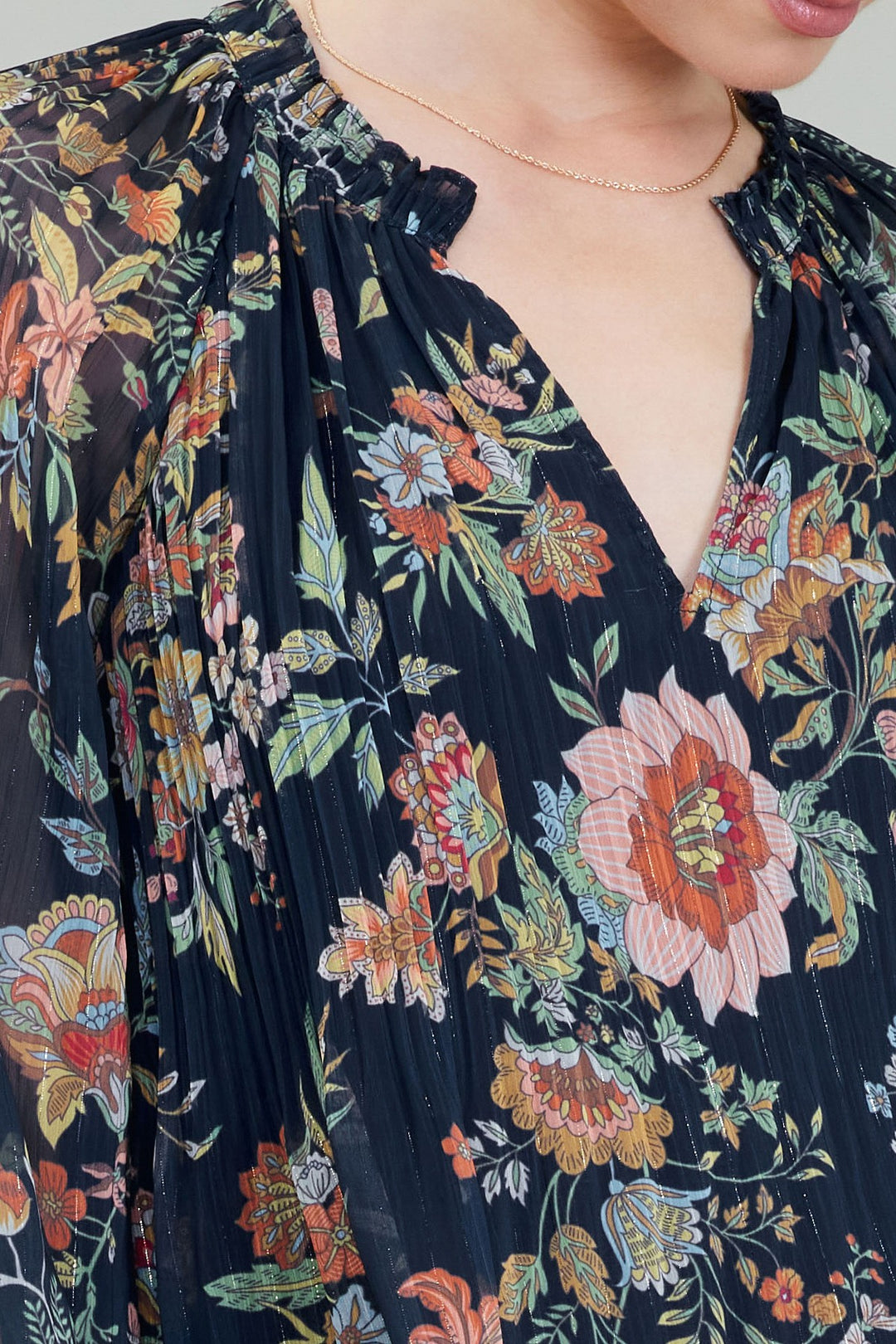 FLORAL PRINTED PLEATED BLOUSE