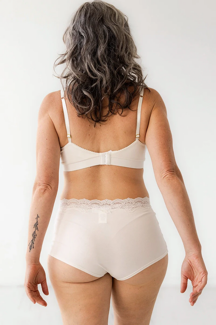 Highwaisted Panty with Lace Edge