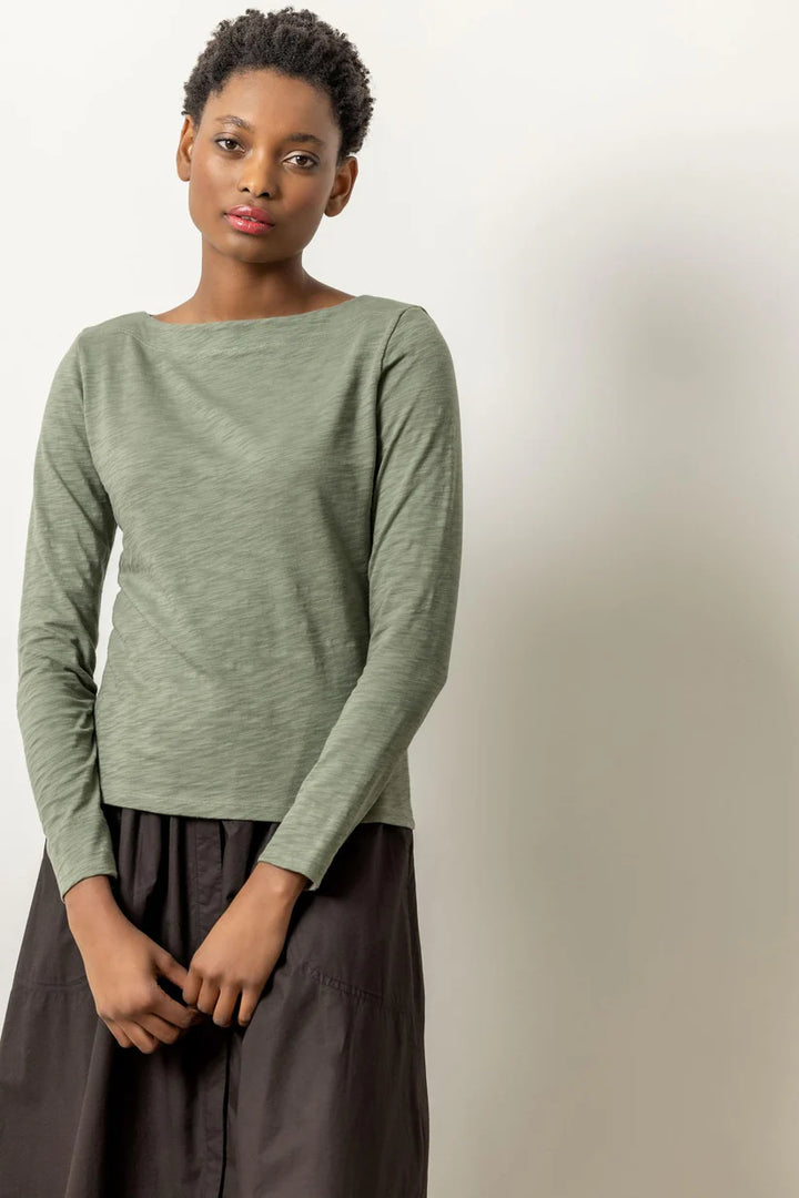 LONG SLEEVE SEAMED BOATNECK