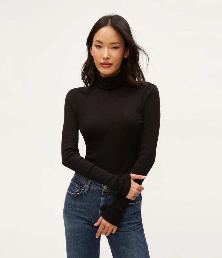 NESSA SHINE TURTLENECK