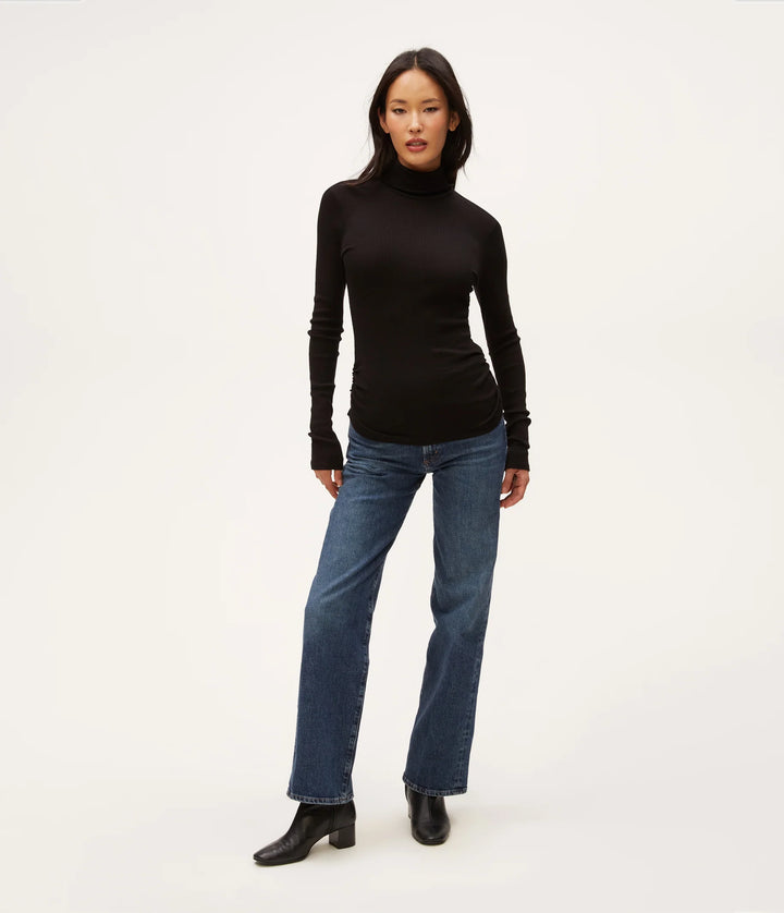 NESSA SHINE TURTLENECK