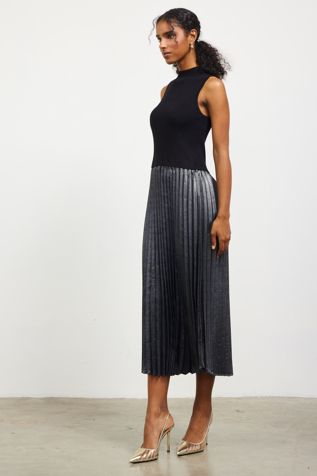 PLEATED CONTRAST DRESS