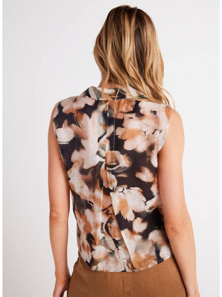 SLEEVELESS NOTCH TOP