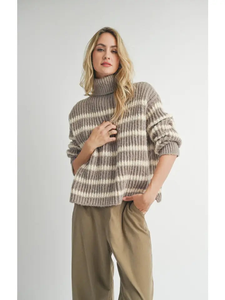 AKI TURTLENECK STRIPE SWEATER