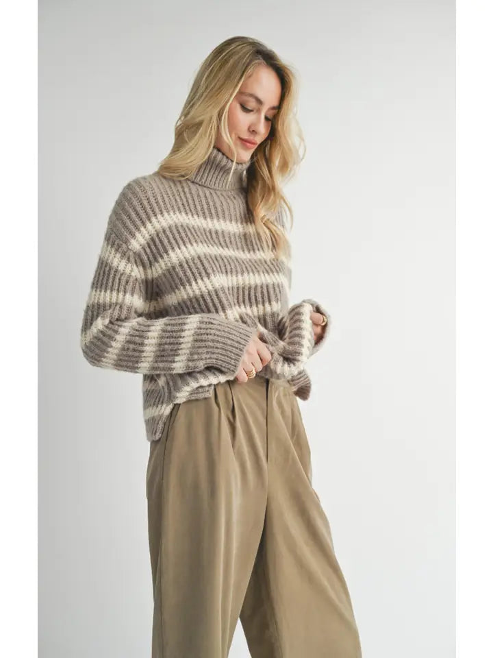 AKI TURTLENECK STRIPE SWEATER