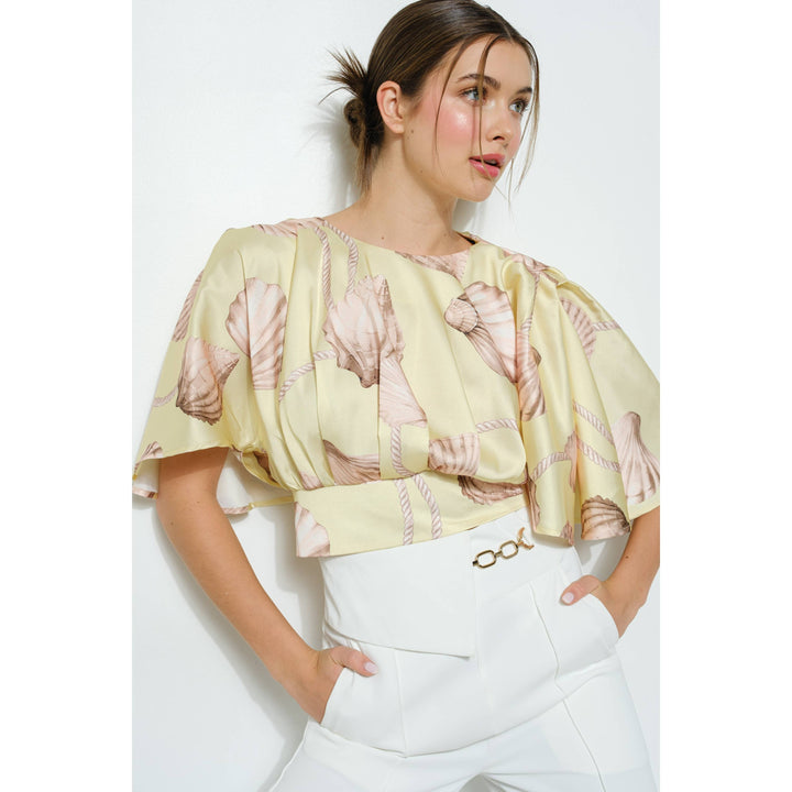 Satin Shell Print Top with Flutter Kimono Sleeves: LIGHT MINT / L