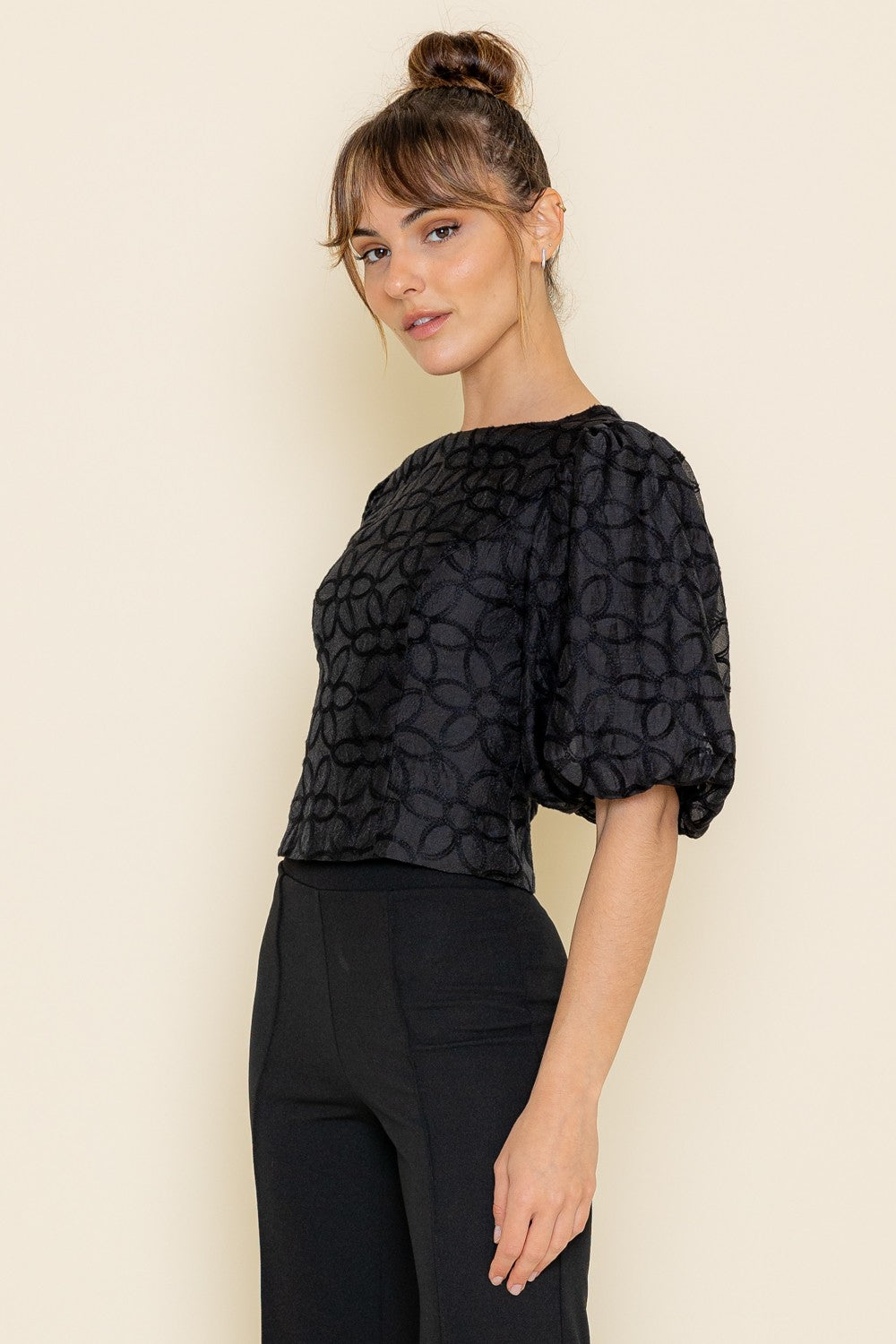 PUFF SLEEVE FITTED TOP