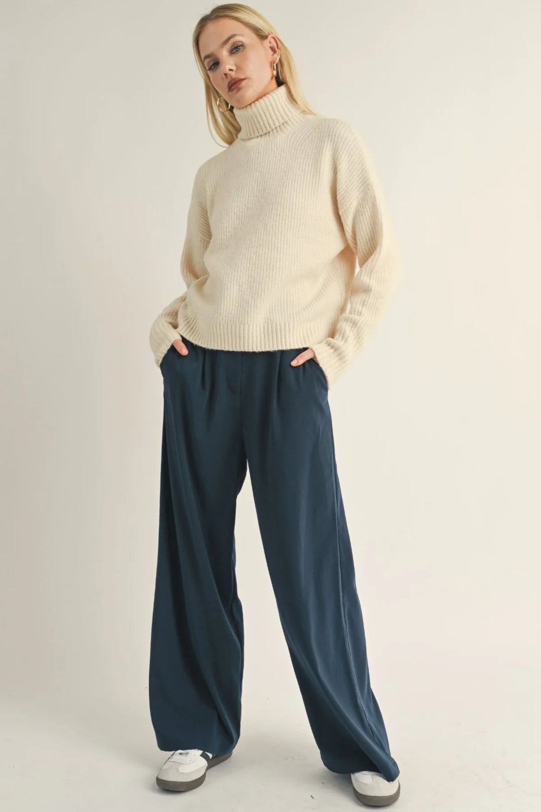 FIONA TURTLENCK PULLOVER